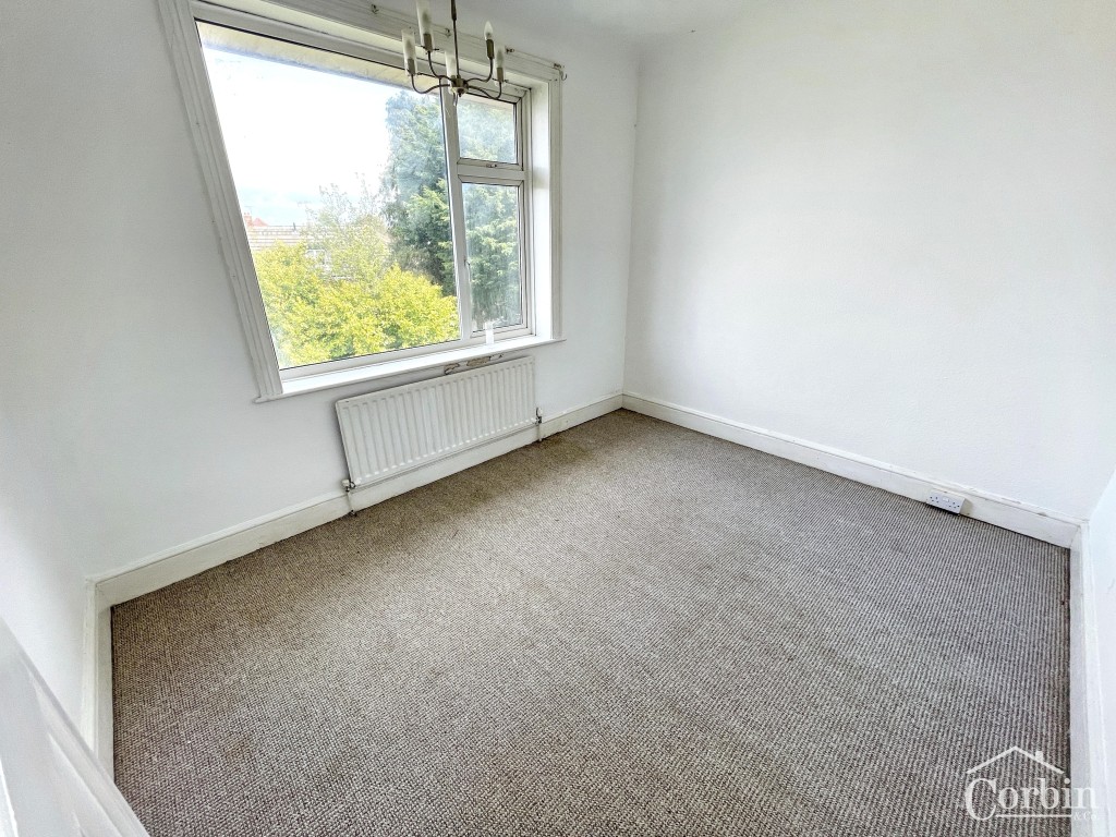 Lot: 149 - DETACHED HOUSE FOR IMPROVEMENT - Third bedroom